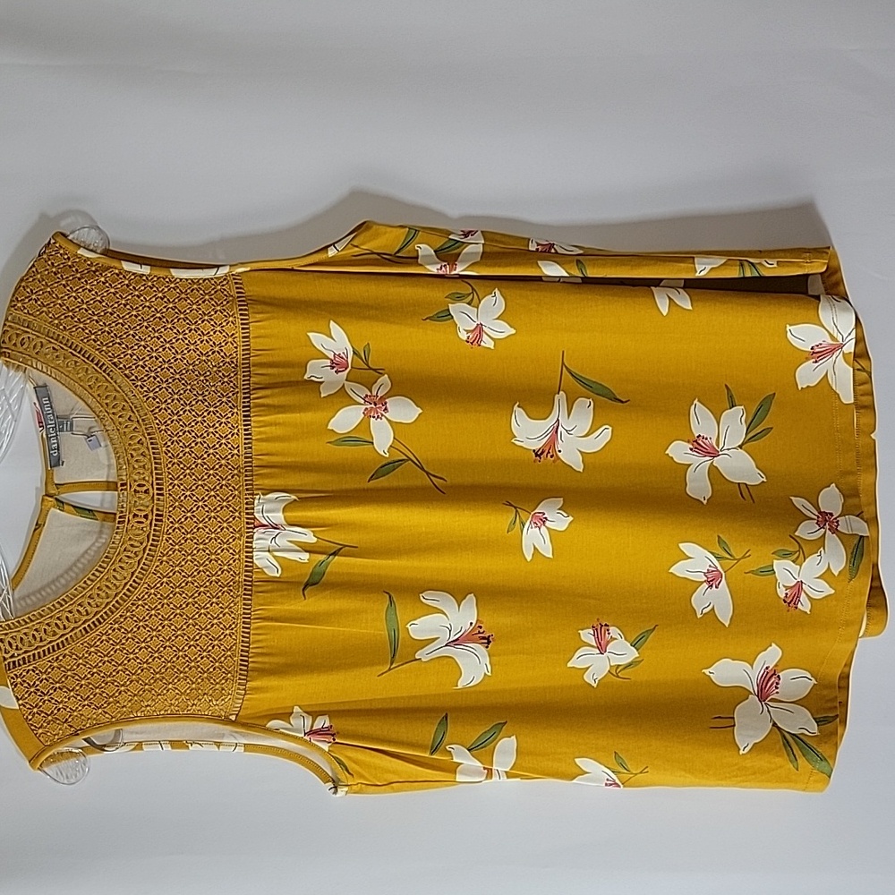 DANIELRAINN | Crochet Yoke Sleeveless Top